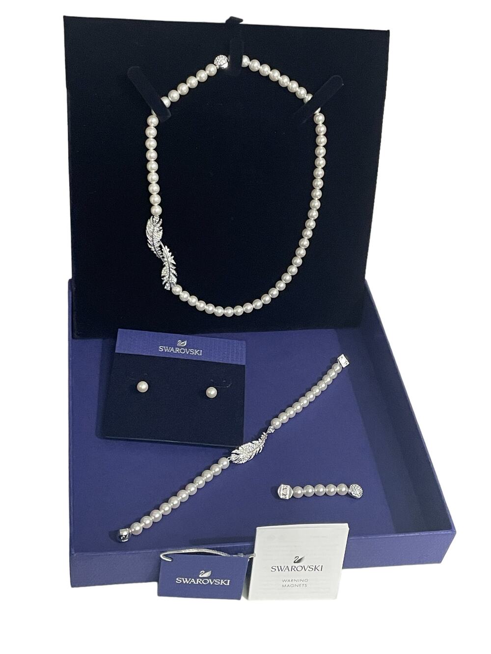 Swarovski nice pearl set Necklace, Bracelet & Studs, White, Rhodium New